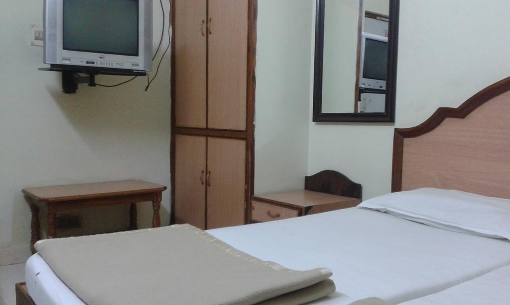 Hotel Agarala Residency 티루파티 객실 사진