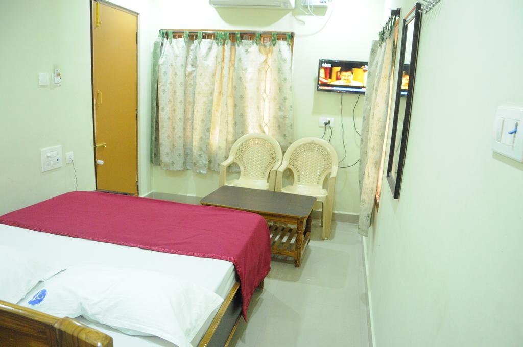 Hotel Agarala Residency 티루파티 객실 사진